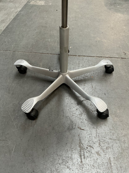 HAG Capisco 8106 Bureaustoel | Zithoogte 60-85 cm | Zwart / Grijs