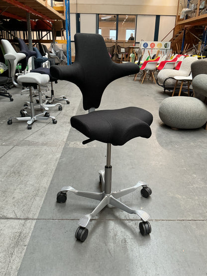 HAG Capisco 8106 Bureaustoel | Zithoogte 53 - 69 cm | Zwart | Grijs