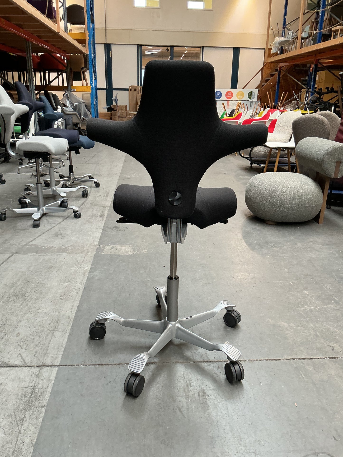 HAG Capisco 8106 Bureaustoel | Zithoogte 53 - 69 cm | Zwart | Grijs