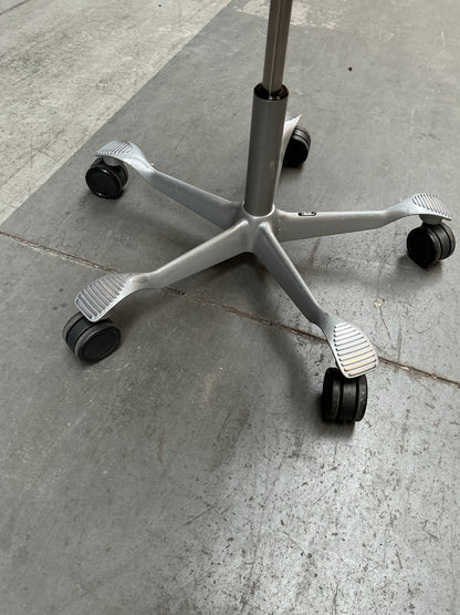 HAG Capisco 8106 Bureaustoel | Zithoogte 53 - 69 cm | Zwart | Grijs