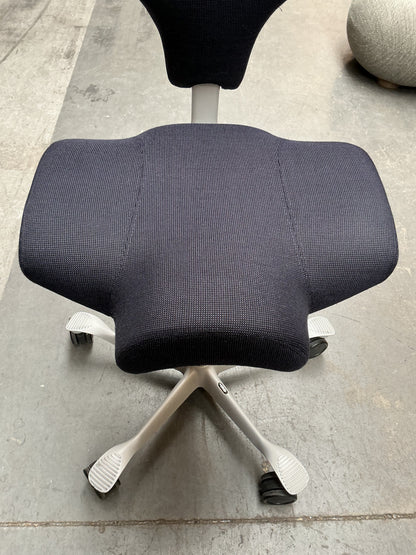HAG Capisco 8106 Bureaustoel | Zithoogte 50-70cm | Grijs Blauw| Grijs