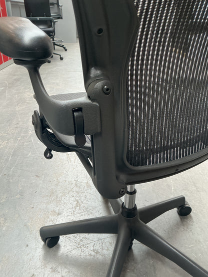 Herman Miller Aeron Bureaustoel | Type C | Graphite