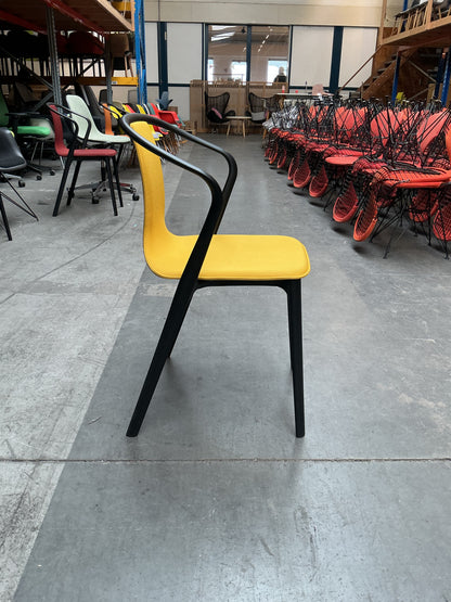 Vitra Belleville Chair Stoel | Kunststof | Gele Stof