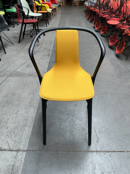 Vitra Belleville Chair Stoel | Kunststof | Gele Stof