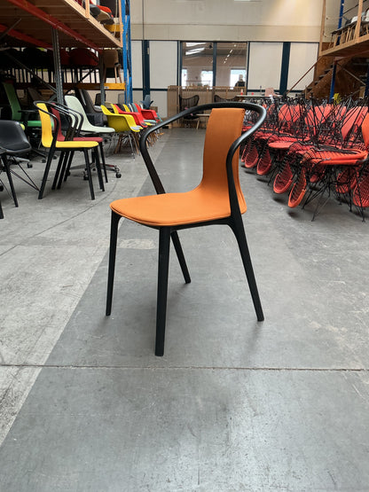 Vitra Belleville Chair Stoel | Kunststof | Oranje Stof