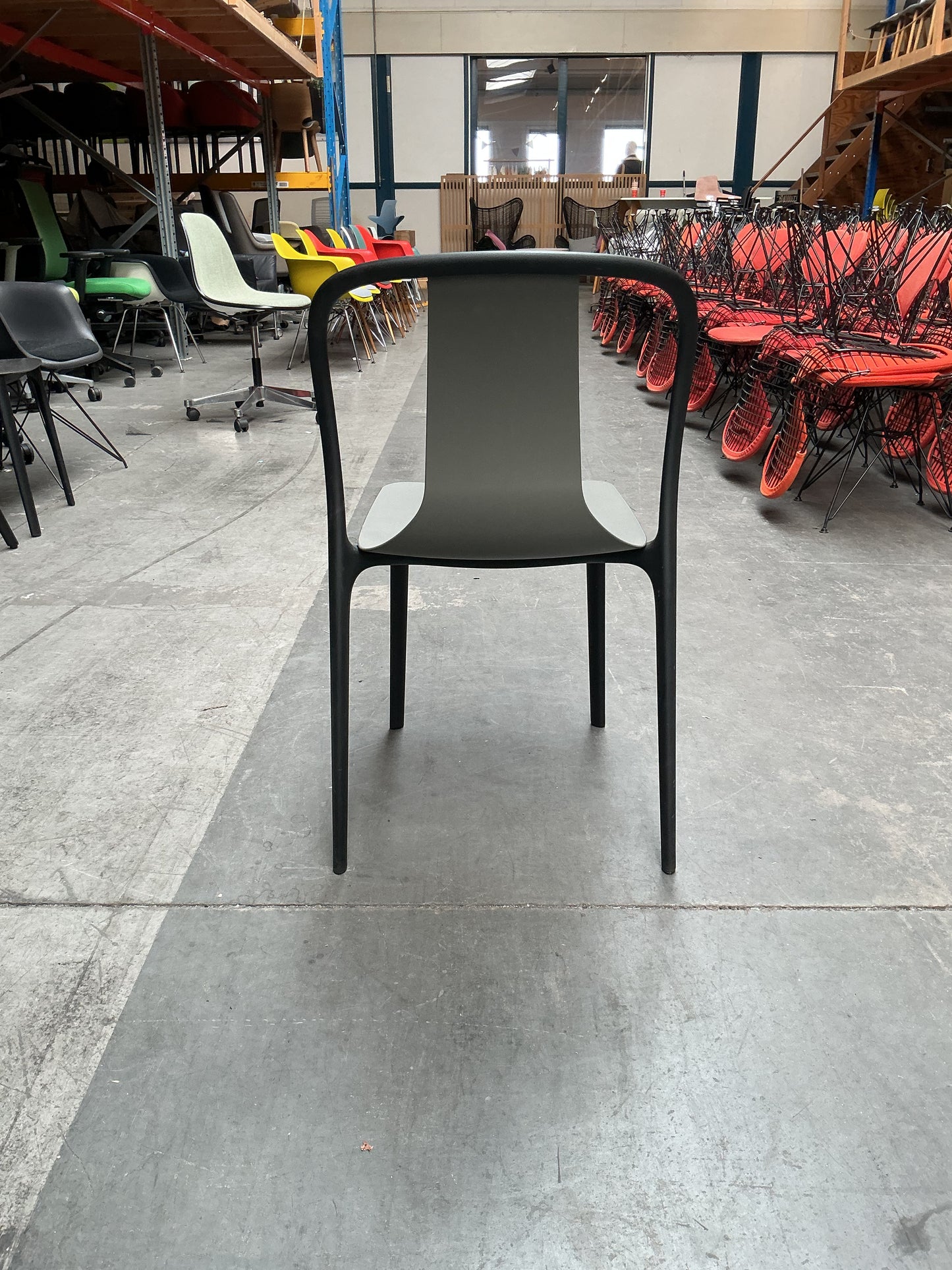 Vitra Belleville Chair |  Donker Grijs | Kunststof