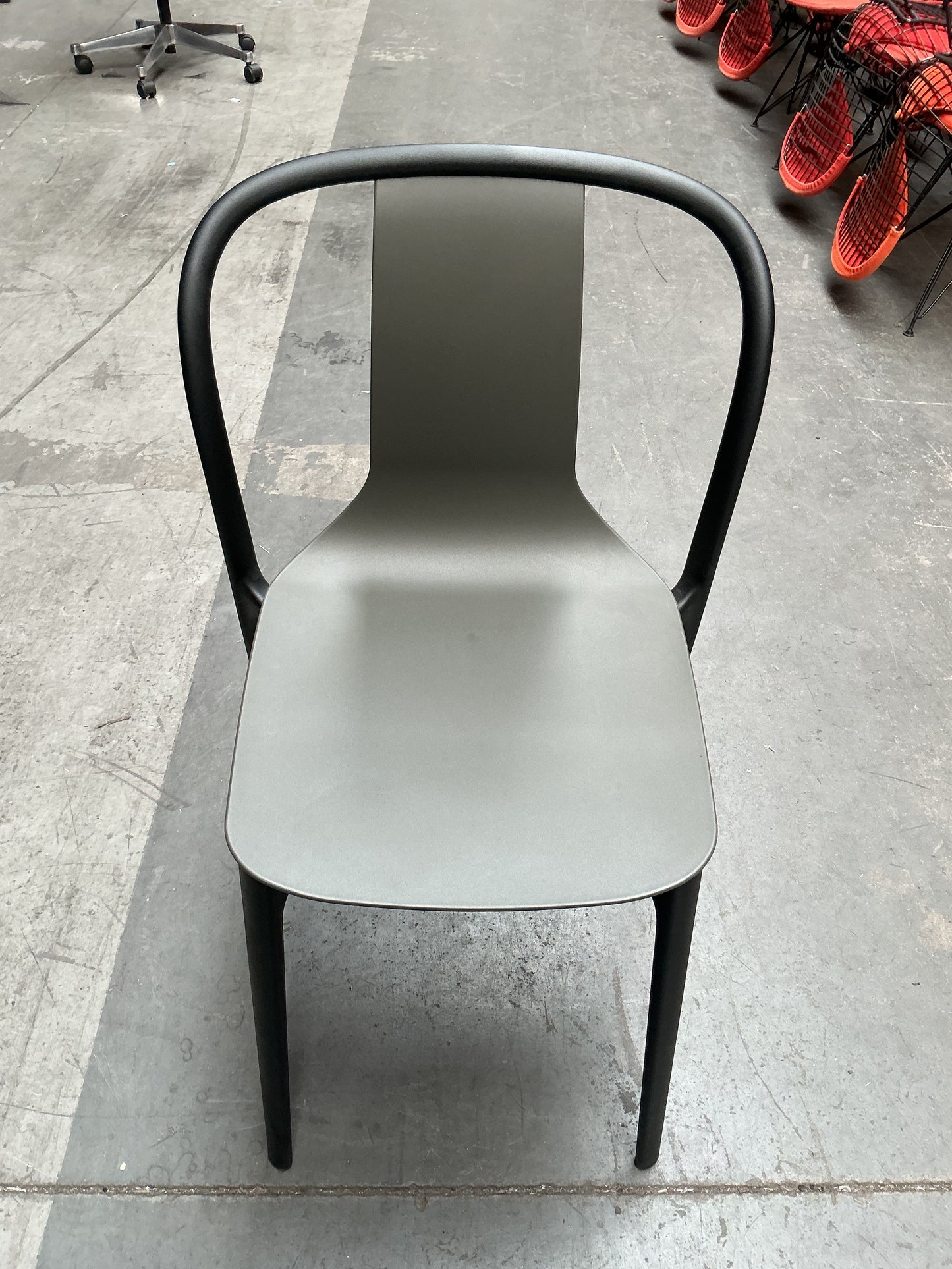 Vitra Belleville Chair |  Donker Grijs | Kunststof