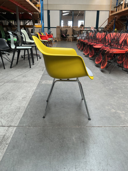 Vitra Eames DAX Design Stoel | Geel | Grijze Zitting