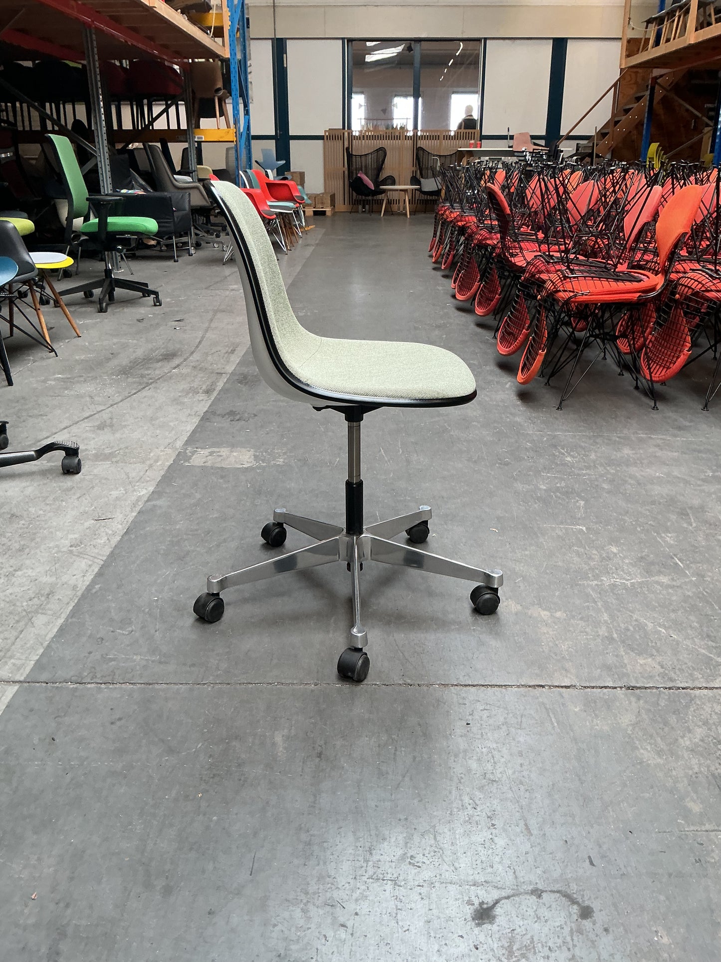 Vitra Eames PSCC Bureaustoel | Groen