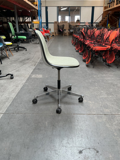 Vitra Eames PSCC Bureaustoel | Groen