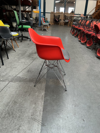 Vitra Eames Dar | Rood | Chroom | met zitkussen Grijs Gemêleerd