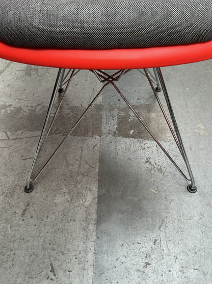 Vitra Eames Dar | Rood | Chroom | met zitkussen Grijs Gemêleerd