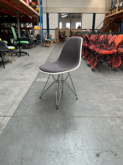 Vitra Eames DSR | Witte Kuip | Grijs gestoffeerd