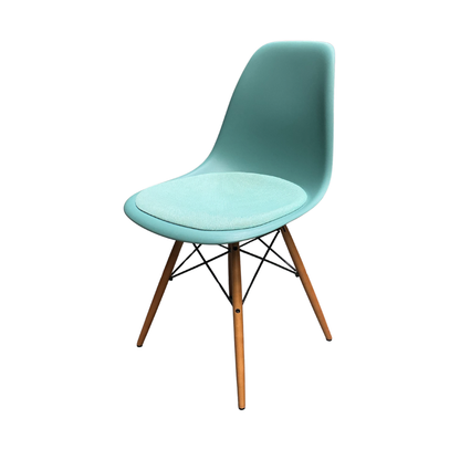 Vitra Eames Plastic Chair DSW | Eetkamerstoel | Groen | Stoffen Zitting | Essenhout