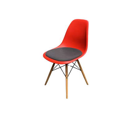 Vitra Eames Plastic Chair DSW | Eetkamerstoel | Rood | Grijze Zitting | Essenhout