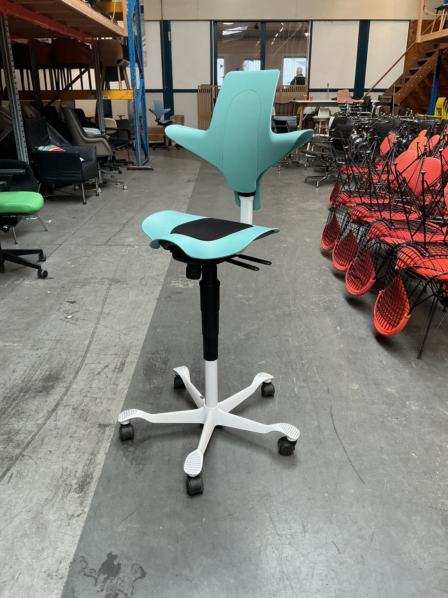 HAG Capisco 8020 Puls Bureaustoel | Zithoogte 57-82 cm | Zeegroen