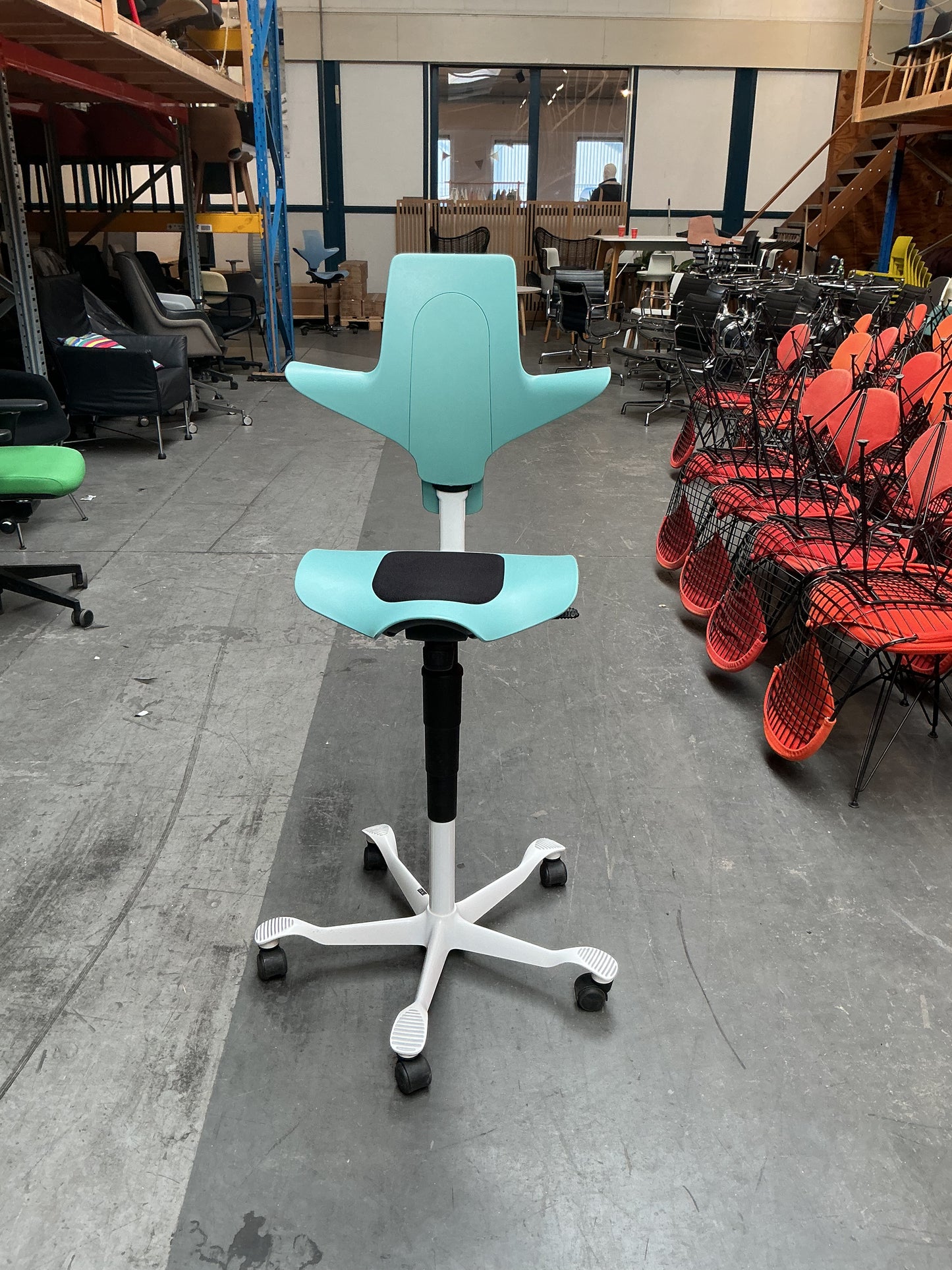 HAG Capisco 8020 Puls Bureaustoel | Zithoogte 57-82 cm | Zeegroen