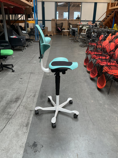 HAG Capisco 8020 Puls Bureaustoel | Zithoogte 57-82 cm | Zeegroen