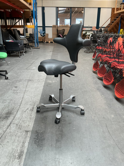 HAG Capisco 8106 Bureaustoel | Zithoogte 50-70cm | Grijs Skai