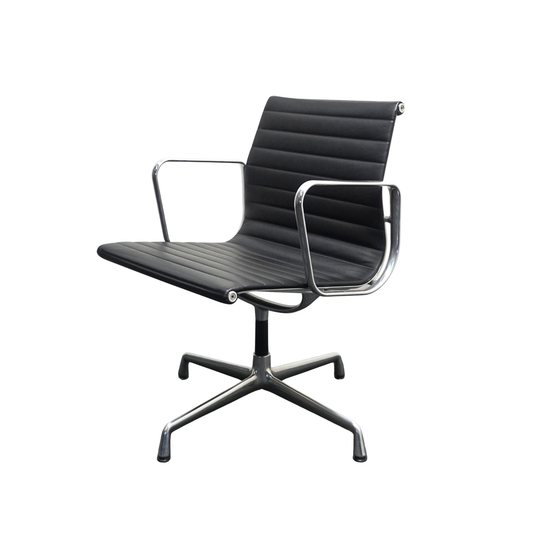 Vitra Eames EA 108 Design Vergaderstoel | Zwart Leer | Aluminium