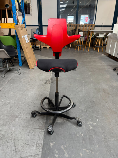 HAG Capisco Puls 8020 Bureaustoel | Zadelzit | Rood