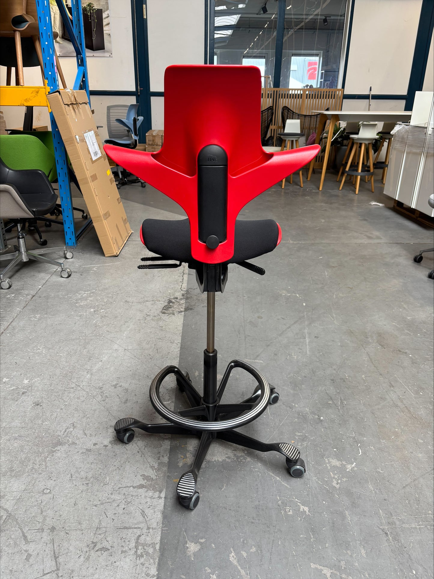 HAG Capisco Puls 8020 Bureaustoel | Zadelzit | Rood